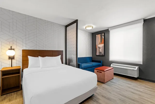 غرفة بسرير كوين لذوي الإعاقة، Everhome Suites Temecula 4/10