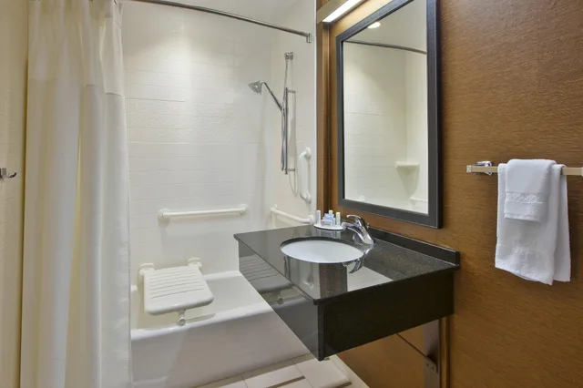 1 Bedroom, Suite, 2 Queen Beds, Sofa, Fairfield Inn Suites Milwaukee Downtown 2/3
