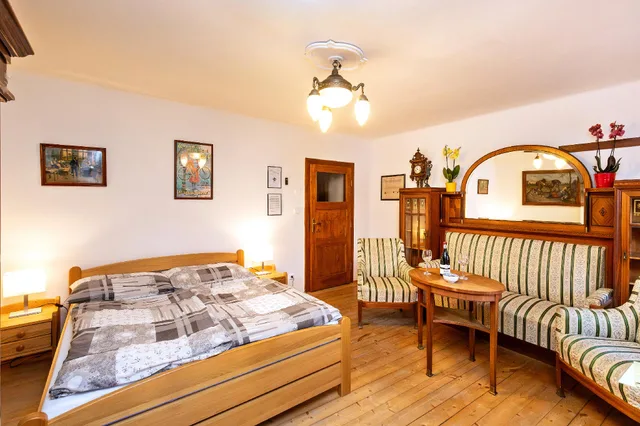 Room, 2 Double Beds, Castle View، Pension Nostalgie 1/1