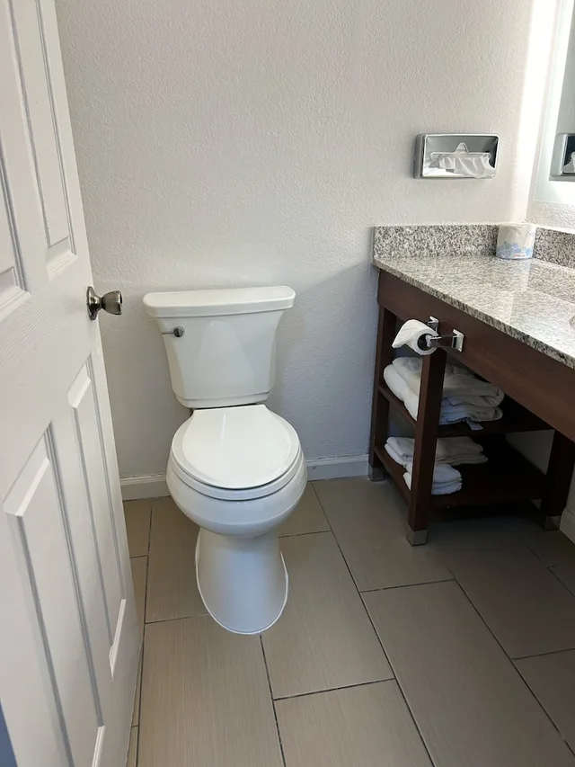 جناح بسرير كينج، Comfort Inn Wytheville - Fort Chiswell 3/3