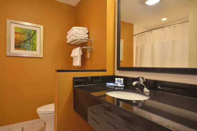 غرفة بسريرين كوين لذوي الإعاقة، Fairfield Inn Suites St Louis Pontoon Beach Granite City 2/2