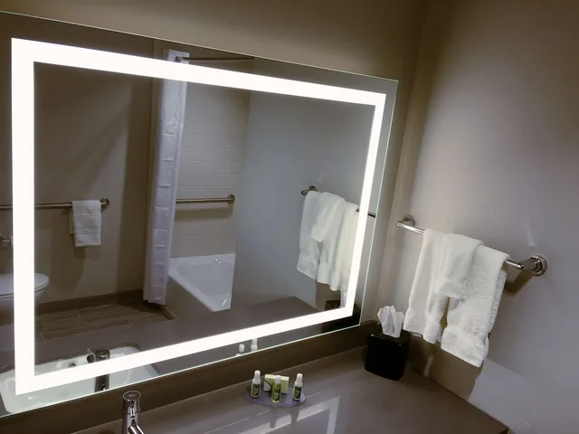 جناح بسرير كينج، Best Western Plus At Prien Lake Inn And Suites 5/6