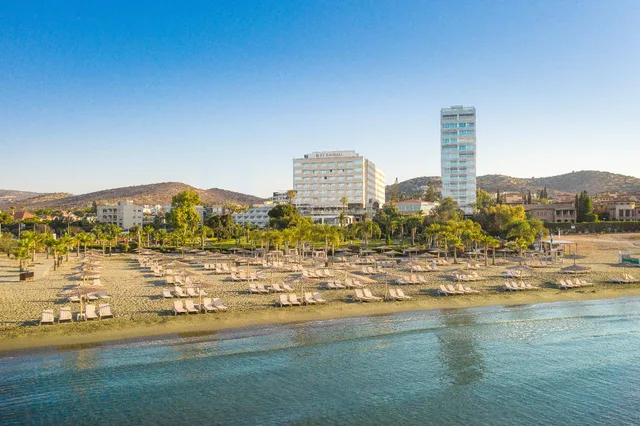 غرفة داخلية بسرير مزدوج أو سريرين منفصلين بإطلالة، St Raphael Resort and Marina 1/1
