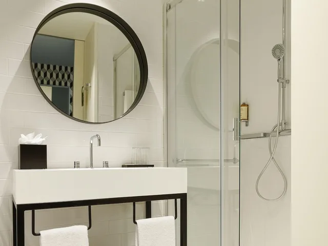 غرفة كلاسيكية بسرير مزدوج بإطلالة على الحديقة، Mercure Porto Centro Aliados 6/6