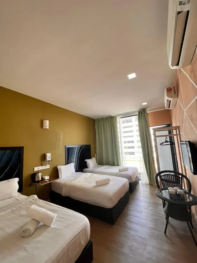غرفة عائلية بسريرين كوين بشرفة، S8 Boutique Hotel 1/3