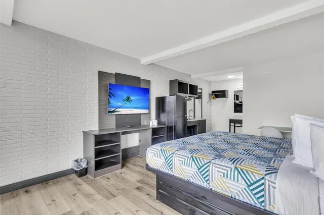 غرفة بسرير كينج لغير المدخنين بمطبخ، Studio 6 Extended Stay - Summerville, SC - Charleston 3/10