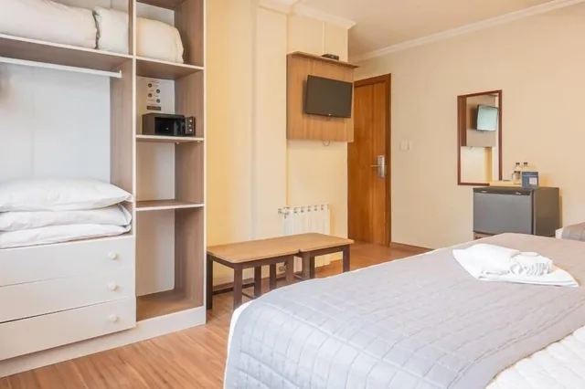 غرفة قياسية بسرير مزدوج وسرير فردي، Hotel Bertoluci 6/10