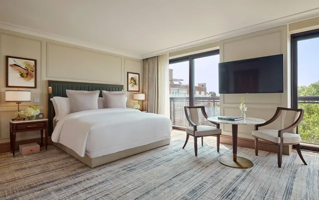 Junior Suite, Private Garden، Jumeirah Carlton Tower London 1/4