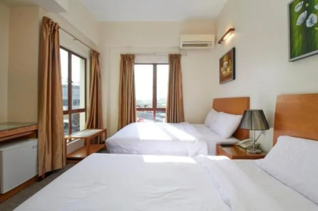 Family, Triple, 1 Double and 1 Single Bed, Hotel Kepong 3/10