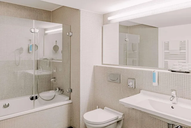 Plus, Comfort، Vienna House Easy by Wyndham Stuttgart 6/14