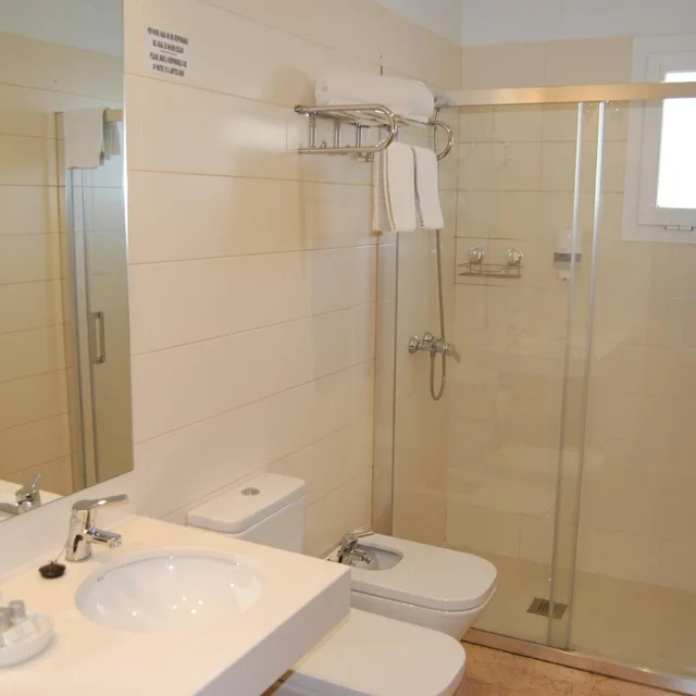 غرفة ثلاثية، Hotel Riad Arruzafa 6/7