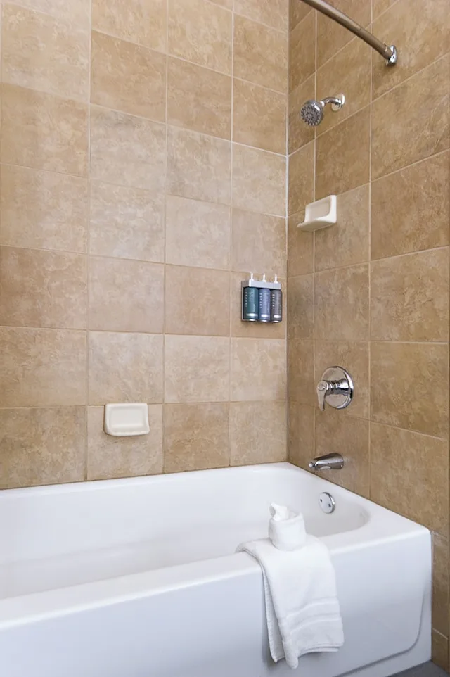 Courtyard, Classic, King Bed، Clubhouse Hotel Suites Sioux Falls 4/4