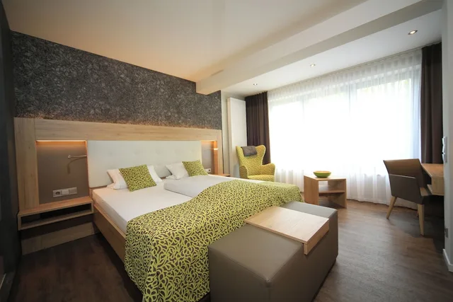 غرفة ديلوكس بسرير كوين، Landidyll Hotel Gasthof Zum Freden 1/1