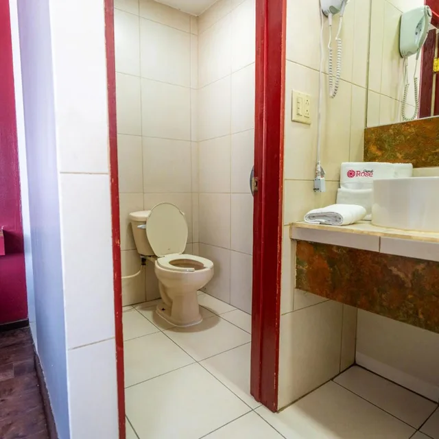 غرفة قياسية بسريرين منفصلين، CAPITAL O Hotel Rose, Ensenada 7/10