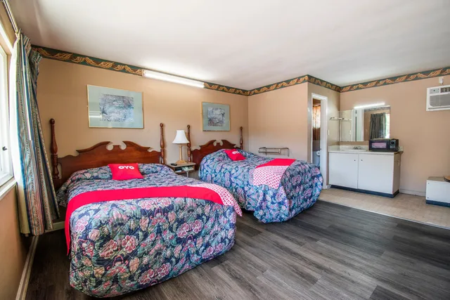 2 Full Bed Smoking، OYO Hotel Calhoun, GA I-75 4/7