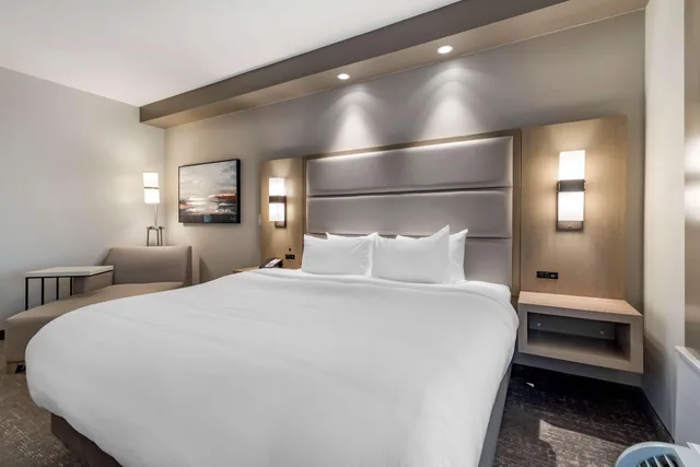 جناح، Best Western Premier Prince Albert 2/5
