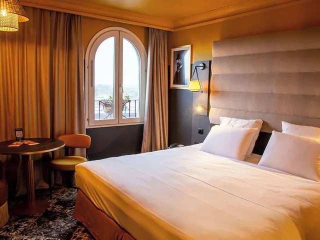 غرفة بريفيليج بسرير مزدوج، MERCURE HONFLEUR 4/10
