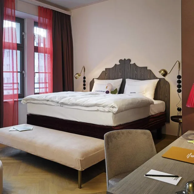 Room, King Bed, Xl، 25hours Hotel The Royal Bavarian 2/10