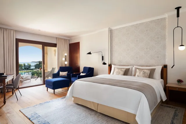 غرفة ديلوكس بسرير كينج بإطلالة على البحر بشرفة، St Regis Mardavall Mallorca Resort 5/10