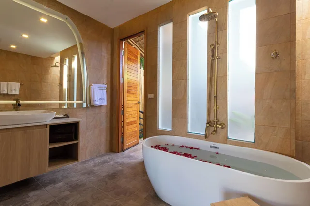 Deluxe Private Plunge Pool Villa، Vannee Golden Sands Beachfront Resort 3/4