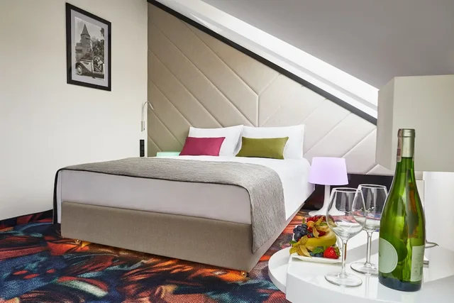 غرفة كلاسيكية بسرير كوين، Inx Design Hotel 2/7