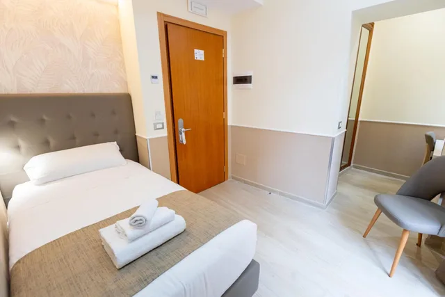 Deluxe, Single, Balcony, Hotel Maximus 1/8