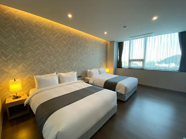 جناح جونيور، New Donghae Hotel 2/2