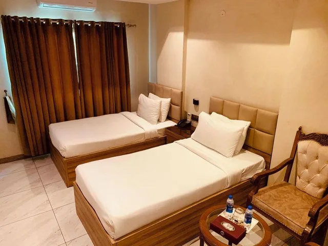 غرفة بأربعة أسرّة، Hotel Pearl Inn 1/1