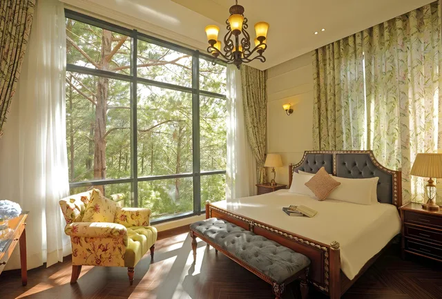 3 Bedrooms, Master, Large, 3 Queen Beds، Dalat Edensee Lake Resort and Spa 3/3