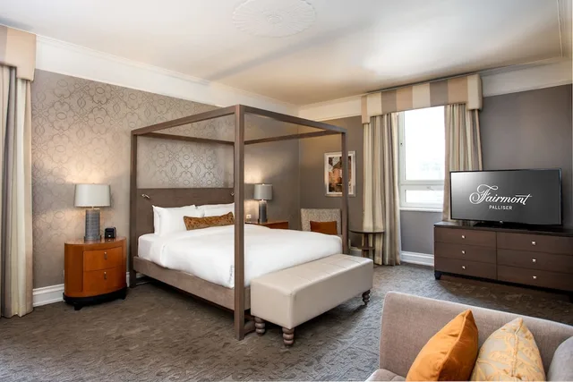 Fairmont Gold, King Bed، Hotel Fairmont Palliser 1/1