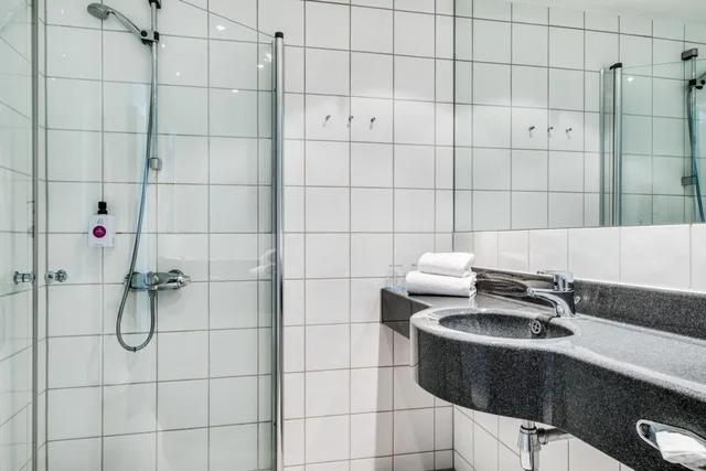 Room, Twin Beds, with Extra Bed, Quality Airport Hotel Stavanger 2/3