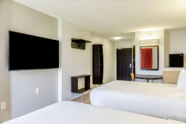 غرفة بسريرين كوين لغير المدخنين، Motel6 Headingley, MB - Winnipeg West 1/7