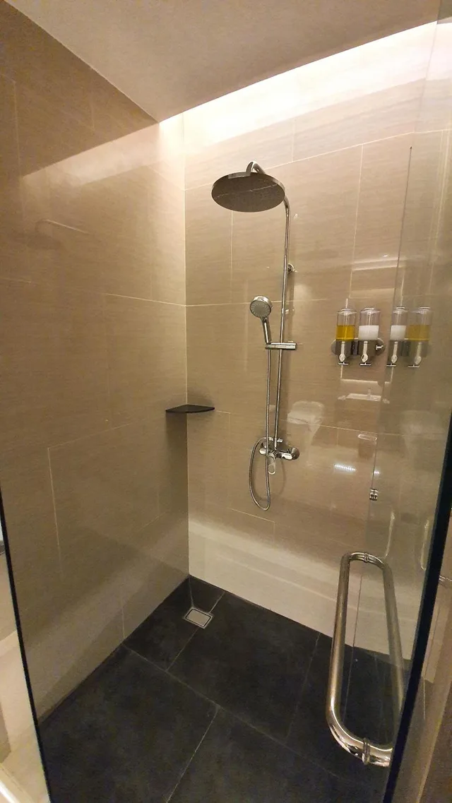 جناح جونيور، Classie Hotel 6/7