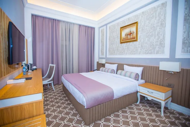 غرفة سوبيريور بسرير كينج، Theatrum Hotel Baku 4/8