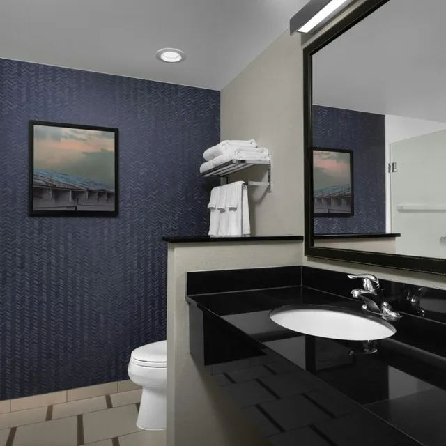 غرفة بسرير كوين، Fairfield Inn Suites Fayetteville North 5/7