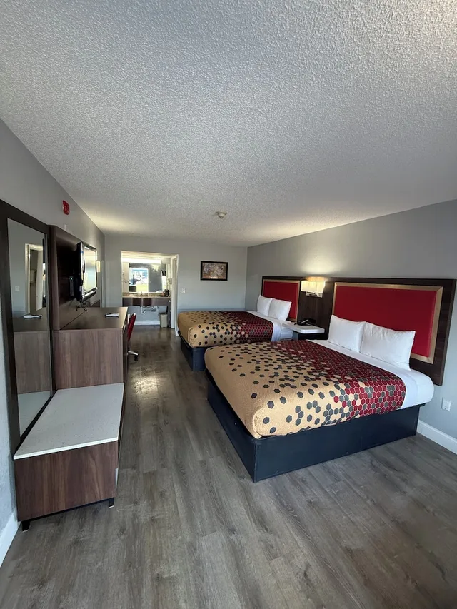 Standard, 2 Queen Beds, Econo Lodge Ruther Glen 6/9