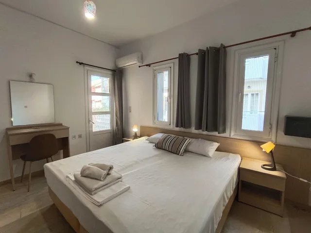 شقة أساسية رباعية بسرير كوين وسرير فردي مع أريكة، Albatross Studios And Apartments 1/8