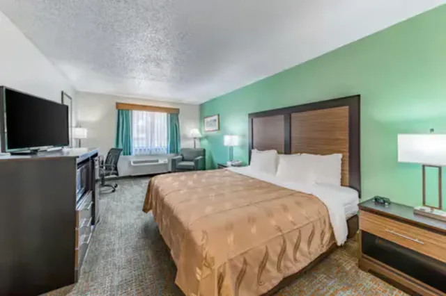 Efficiency, Queen Bed، QUALITY INN ALLEN - PLANO EAST 1/2