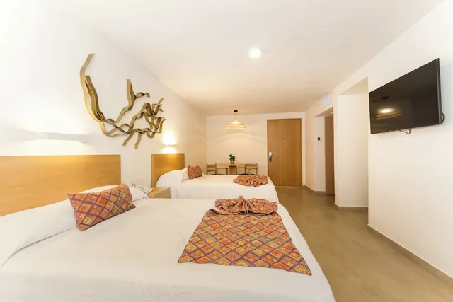 غرفة ديلوكس بسريرين مزدوجين بإطلالة على الحديقة، Costa De Oro Beach Hotel 2/3