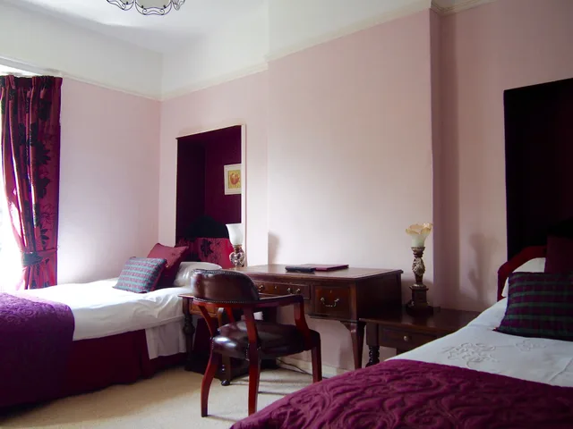 غرفة بسريرين منفصلين بإطلالة على الحديقة، Wrangham House Hotel 1/1