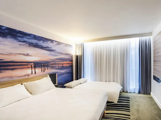 غرفة قياسية بسرير مزدوج مع أريكة، Novotel Leicester 1/7