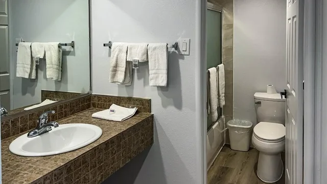 غرفة قياسية بسرير كينج، Motel6 Selma, CA 8/10