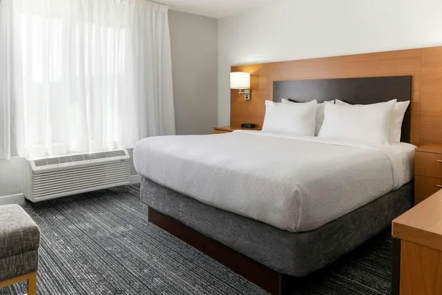 Wellness, Studio, Suite, King Bed, Sofa، TownePlace Suites by Marriott Erie 1/3