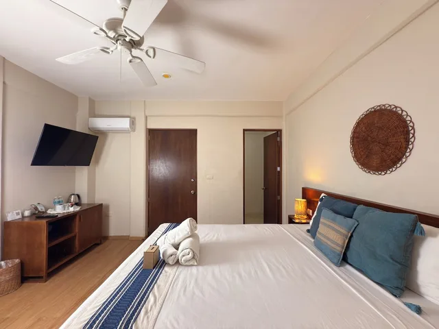 غرفة سوبيريور بسرير كوين، Noah Beach Hotel and Suites 1/10