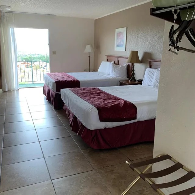غرفة قياسية بسرير مزدوج، Desert Hot Springs Spa Hotel 1/2