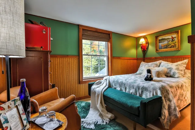 غرفة بسرير كوين، Lake Placid Stagecoach Inn 4/8