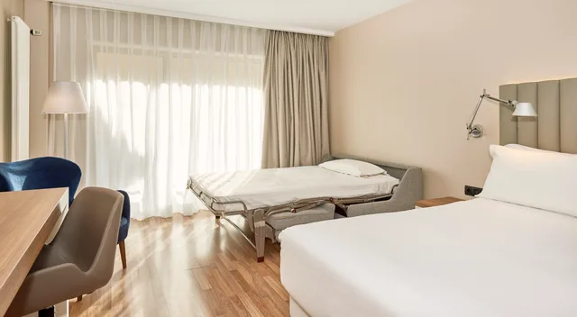 غرفة قياسية ثلاثية، Nh Andorra La Vella 1/4