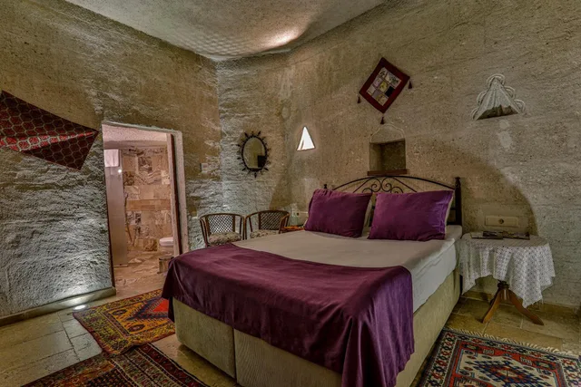 Cave, Double Bed، Hidden Cave 5/10