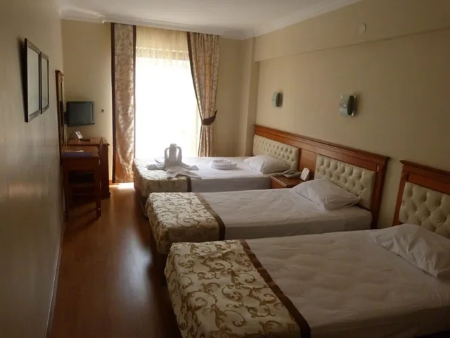 غرفة قياسية ثلاثية بثلاثة أسرّة، Prestige Hotel Old City 2/8