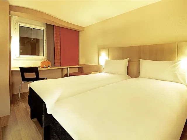 غرفة بسريرين منفصلين، Ibis Cologne Airport Hotel 8/10